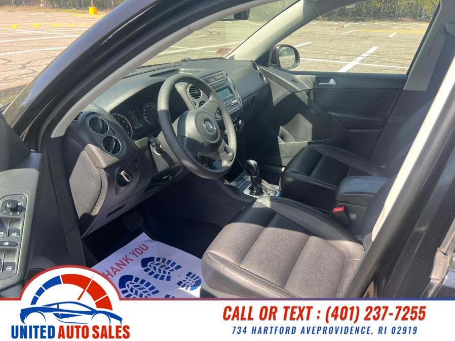2012 Volkswagen Tiguan S photo