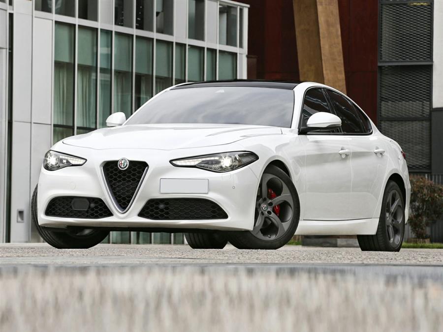 2022 Alfa Romeo Giulia  photo