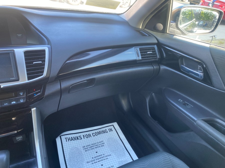 2017 Honda ACCORD SEDAN LX CVT photo