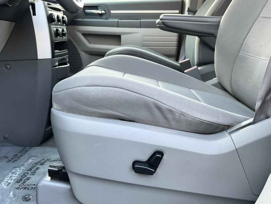 2009 Dodge Grand Caravan SXT photo