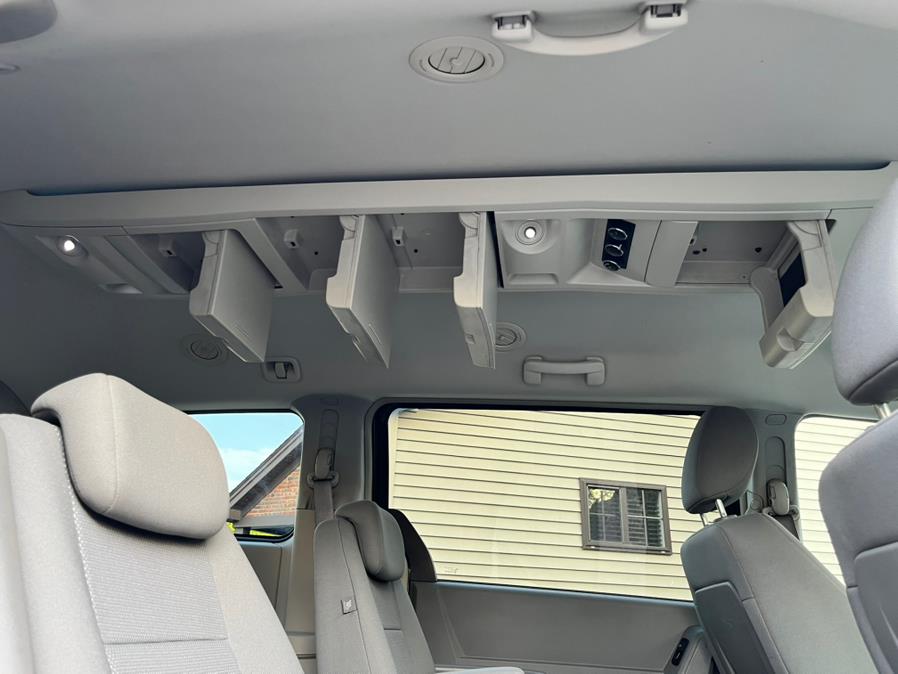 2009 Dodge Grand Caravan SXT photo