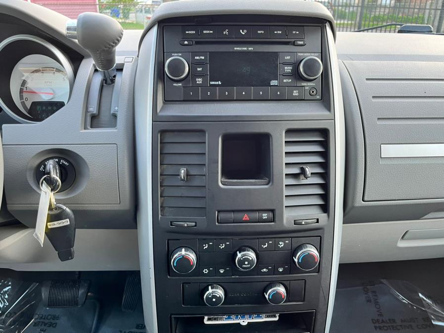 2009 Dodge Grand Caravan SXT photo