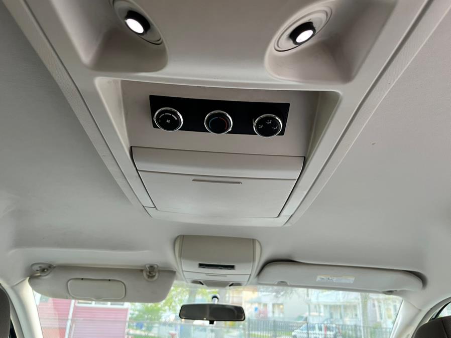 2009 Dodge Grand Caravan SXT photo
