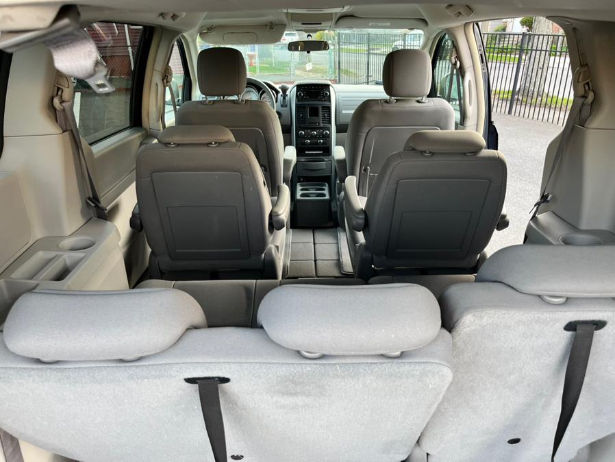 2009 Dodge Grand Caravan SXT photo