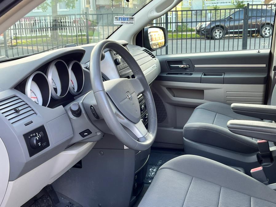 2009 Dodge Grand Caravan SXT photo