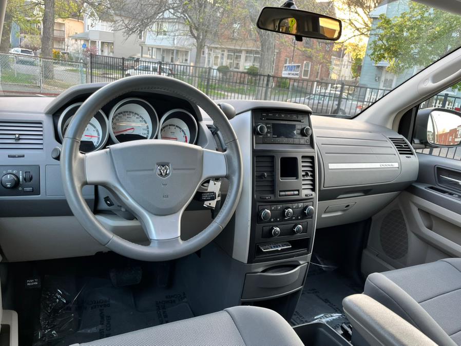 2009 Dodge Grand Caravan SXT photo