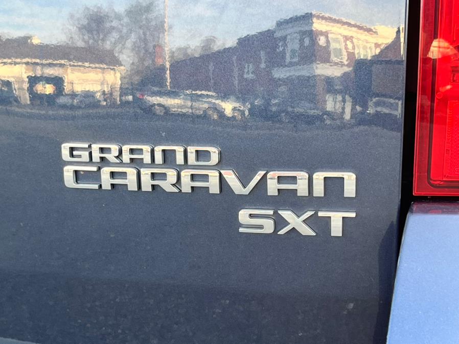 2009 Dodge Grand Caravan SXT photo