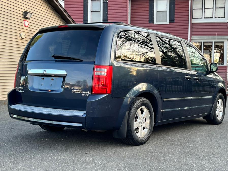 2009 Dodge Grand Caravan SXT photo
