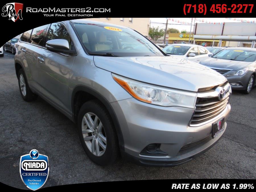 2014 Toyota Highlander LE photo