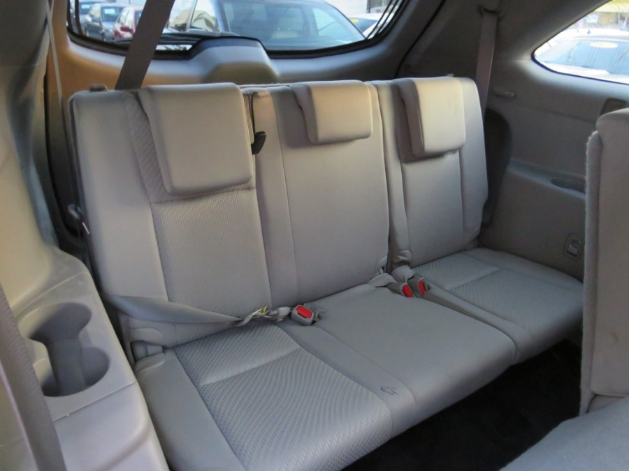 2014 Toyota Highlander LE photo