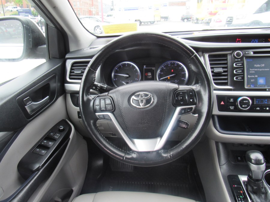 2019 Toyota Highlander XLE photo