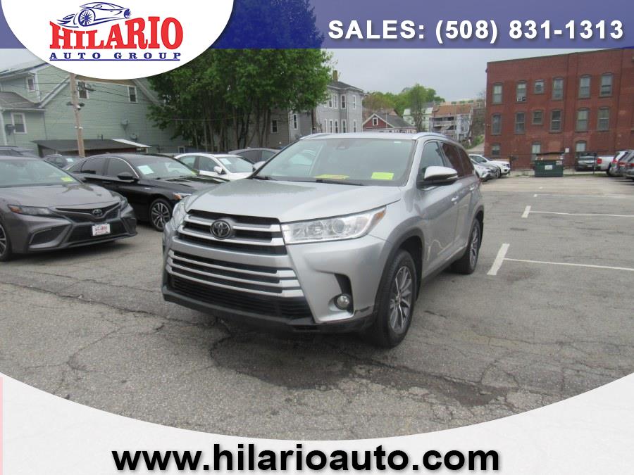 The 2019 Toyota Highlander XLE photos