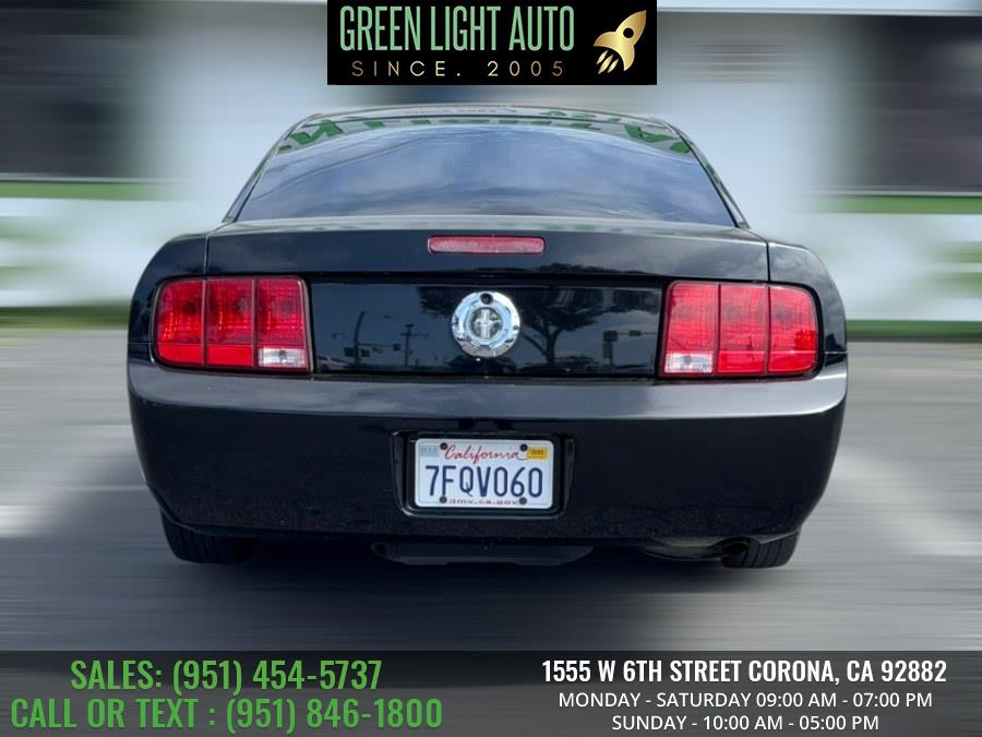 2008 Ford Mustang V6 Deluxe photo