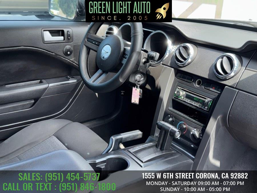 2008 Ford Mustang V6 Deluxe photo