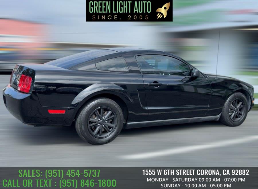2008 Ford Mustang V6 Deluxe photo
