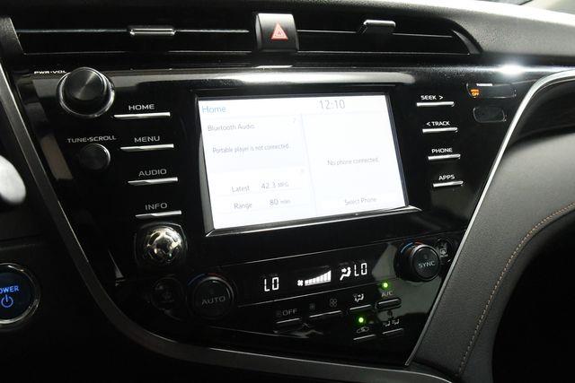 2018 Toyota Camry Hybrid LE photo