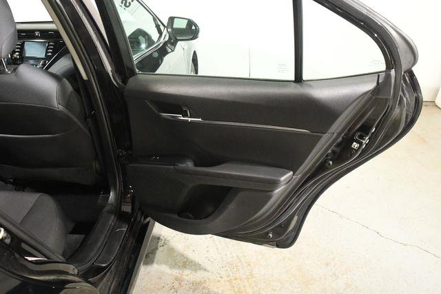 2018 Toyota Camry Hybrid LE photo
