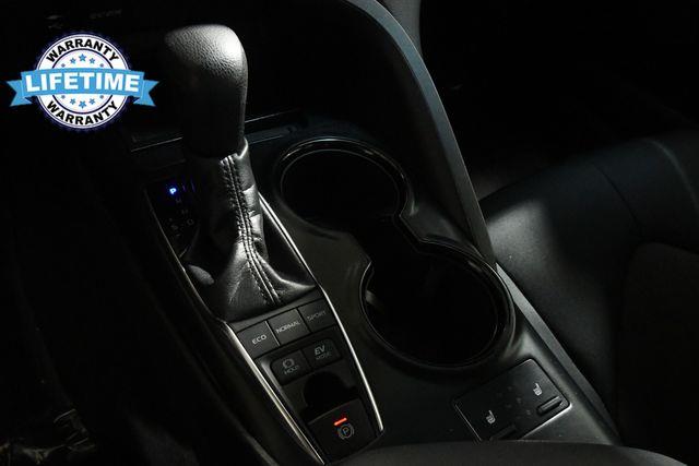 2018 Toyota Camry Hybrid LE photo