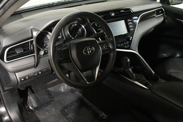 2018 Toyota Camry Hybrid LE photo