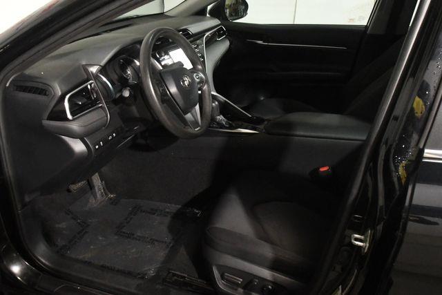 2018 Toyota Camry Hybrid LE photo