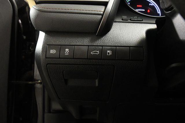 2018 Toyota Camry Hybrid LE photo