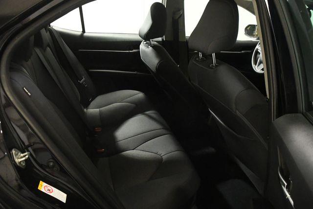 2018 Toyota Camry Hybrid LE photo