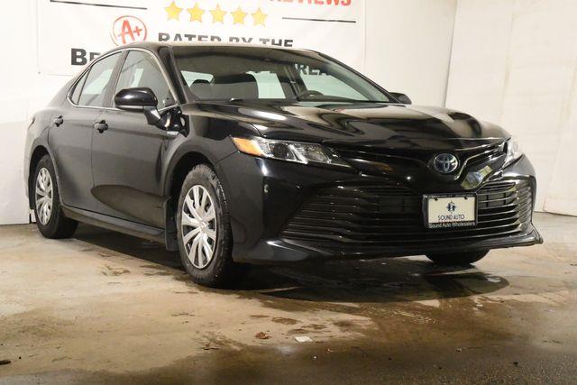 2018 Toyota Camry Hybrid LE photo
