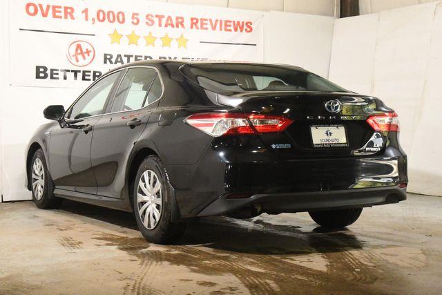2018 Toyota Camry Hybrid LE photo