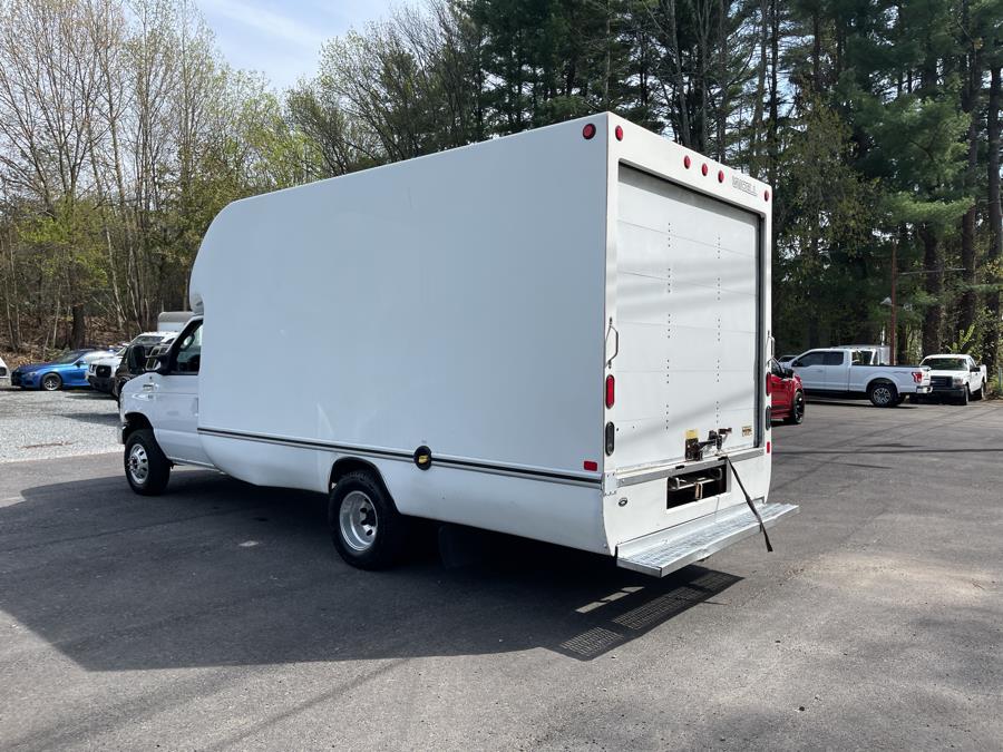 2015 Ford Econoline Commercial Cutaway E-350 Super Duty 176