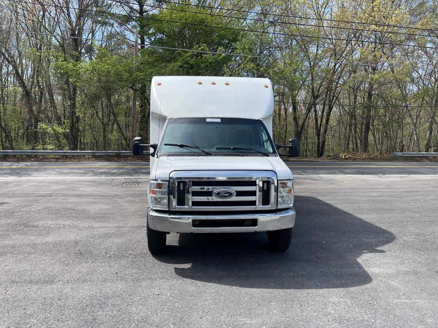 2015 Ford Econoline Commercial Cutaway E-350 Super Duty 176