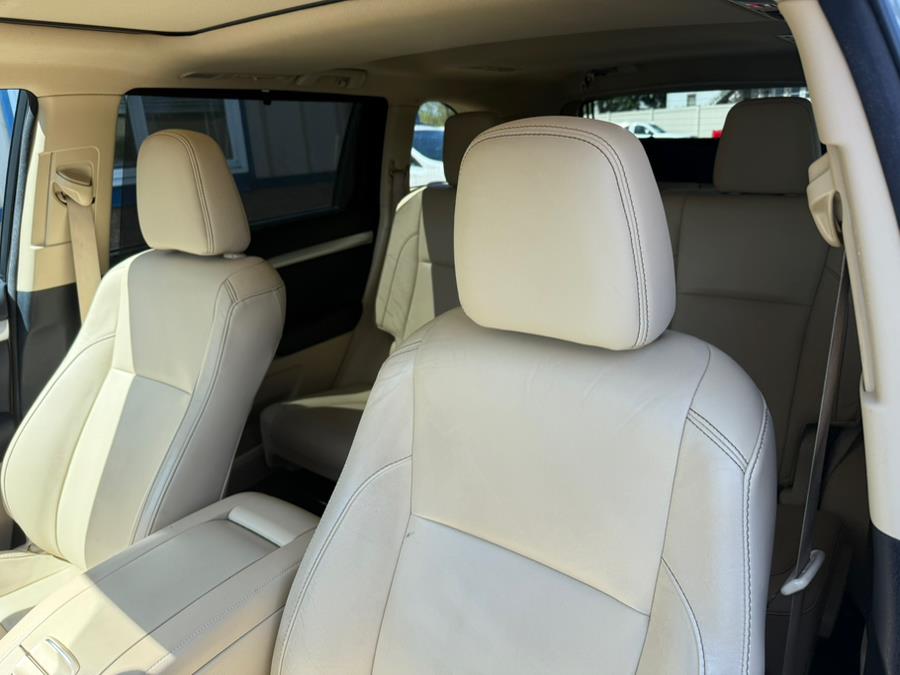 2016 Toyota Highlander AWD 4dr V6 XLE (Natl) photo
