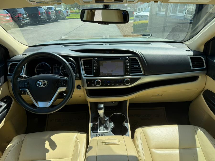 2016 Toyota Highlander AWD 4dr V6 XLE (Natl) photo