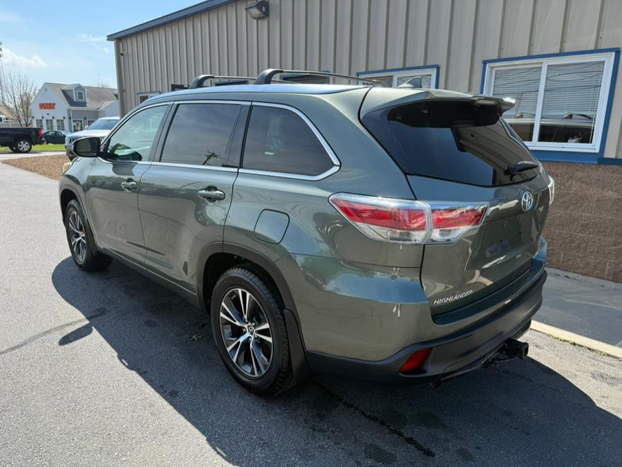 2016 Toyota Highlander AWD 4dr V6 XLE (Natl) photo
