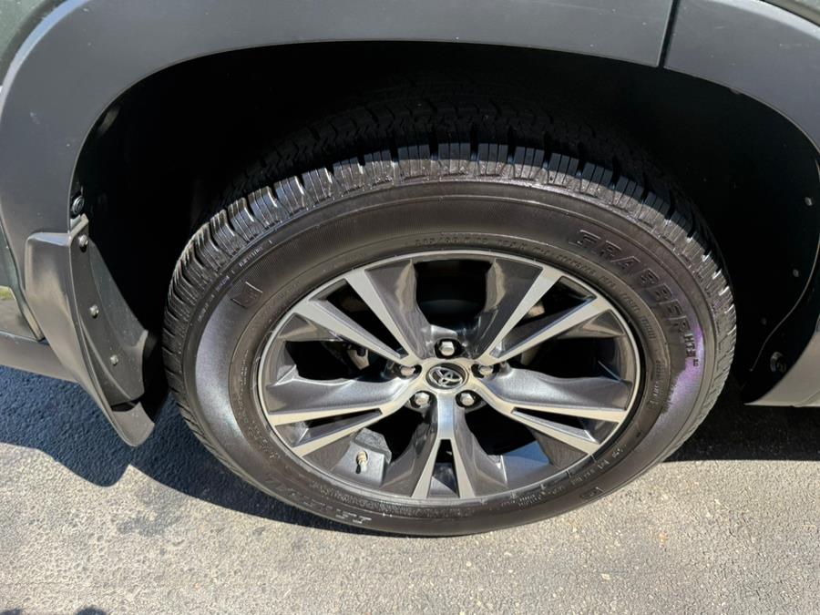 2016 Toyota Highlander AWD 4dr V6 XLE (Natl) photo