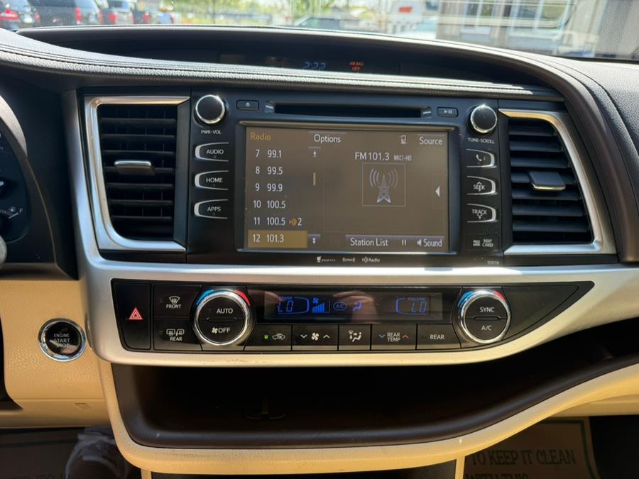2016 Toyota Highlander AWD 4dr V6 XLE (Natl) photo