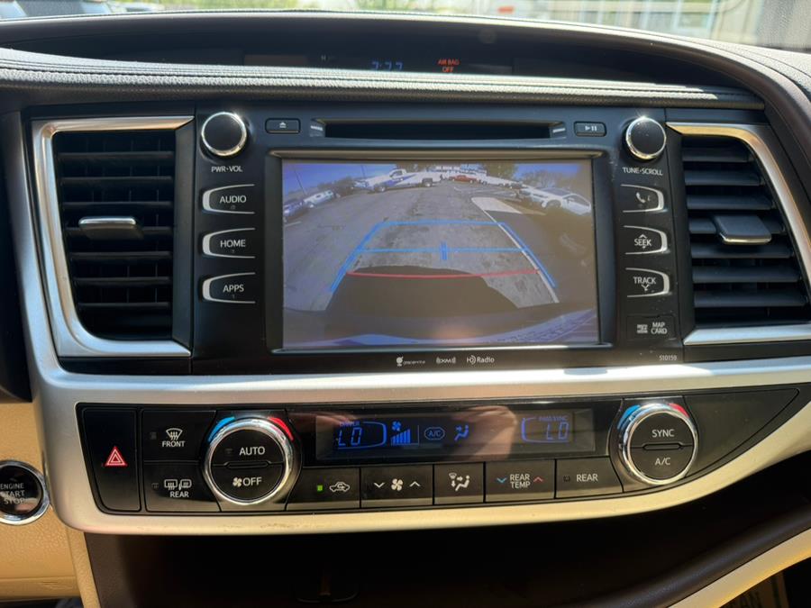 2016 Toyota Highlander AWD 4dr V6 XLE (Natl) photo