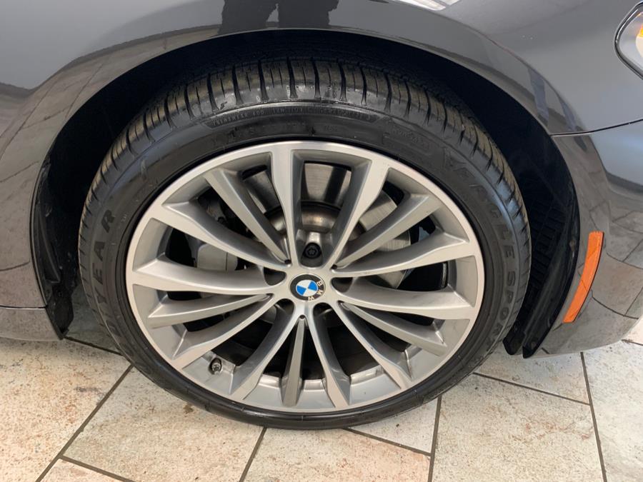 2022 BMW 5-Series 530i xDrive Sedan photo