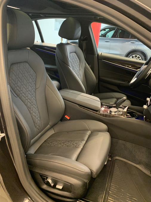 2022 BMW 5-Series 530i xDrive Sedan photo