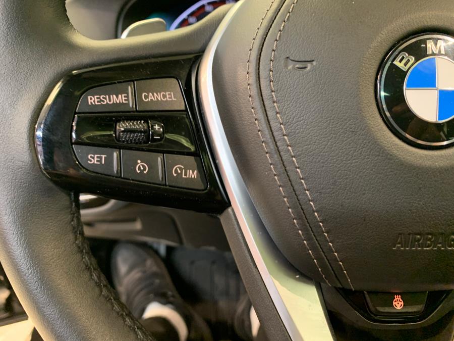 2022 BMW 5-Series 530i xDrive Sedan photo