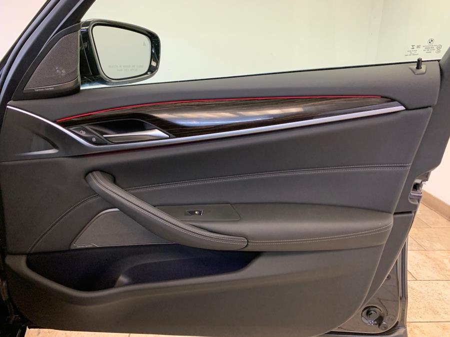 2022 BMW 5-Series 530i xDrive Sedan photo