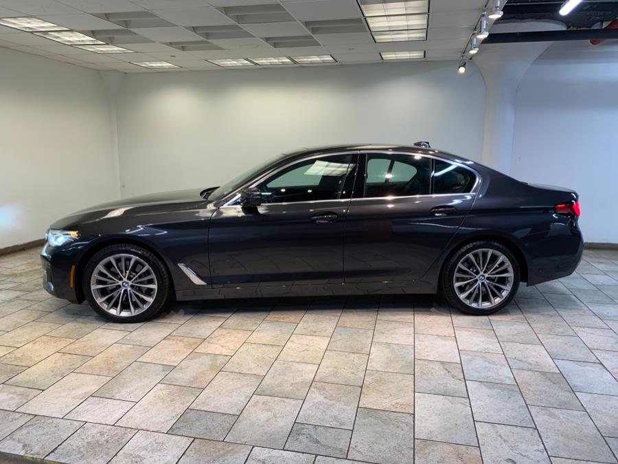 2022 BMW 5-Series 530i xDrive Sedan photo