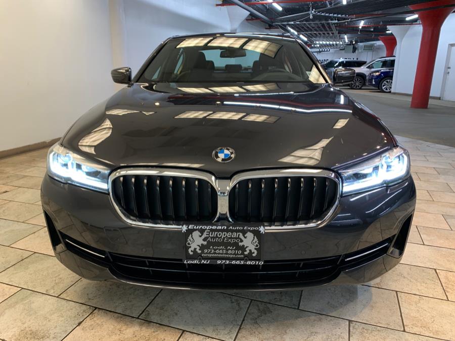 2022 BMW 5-Series 530i xDrive Sedan photo