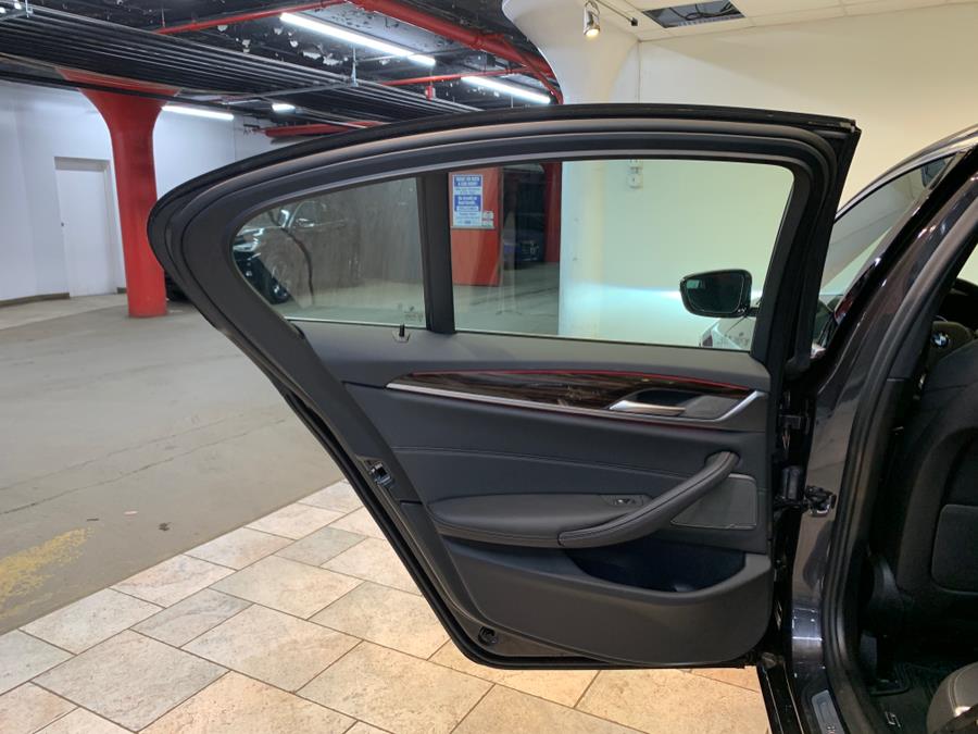 2022 BMW 5-Series 530i xDrive Sedan photo