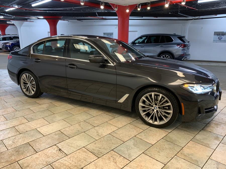2022 BMW 5-Series 530i xDrive Sedan photo
