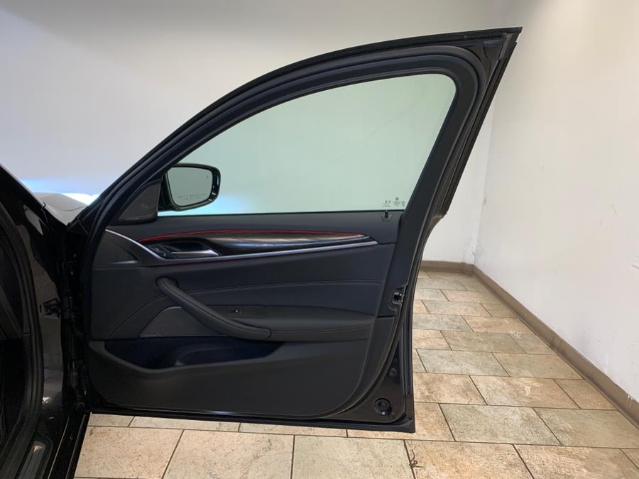 2022 BMW 5-Series 530i xDrive Sedan photo