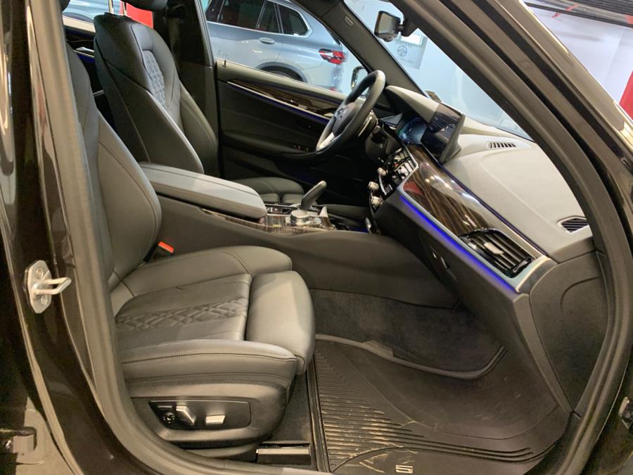 2022 BMW 5-Series 530i xDrive Sedan photo