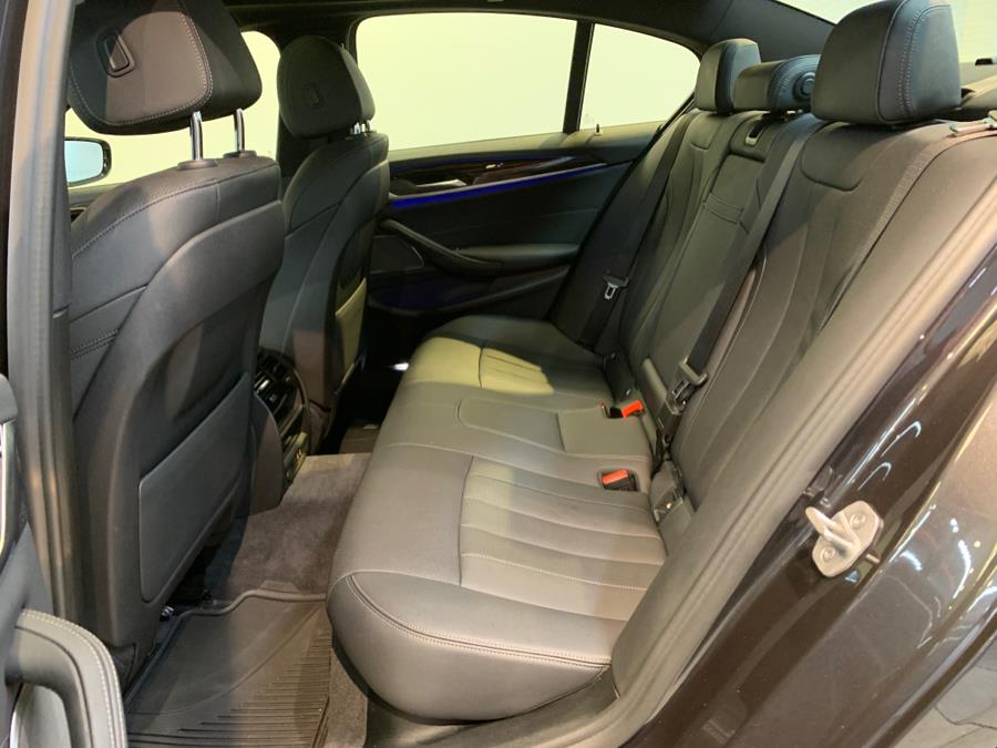 2022 BMW 5-Series 530i xDrive Sedan photo