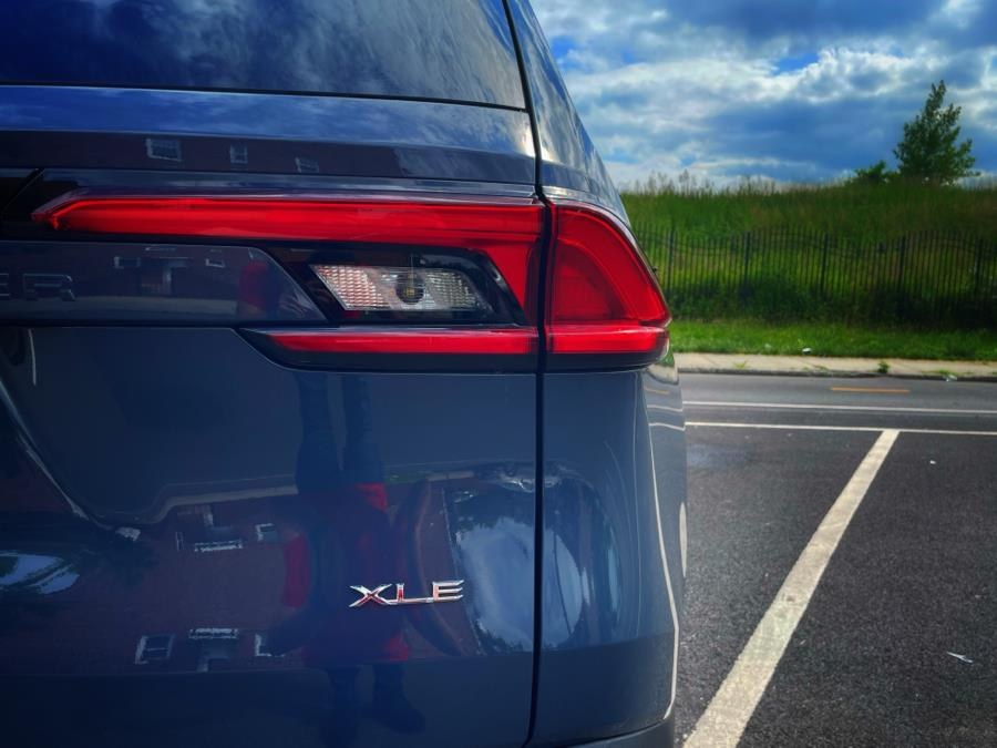 2025 Toyota Grand Highlander Hybrid XLE AWD (Natl) photo