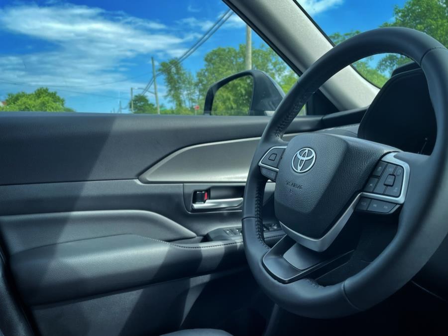 2025 Toyota Grand Highlander Hybrid XLE AWD (Natl) photo