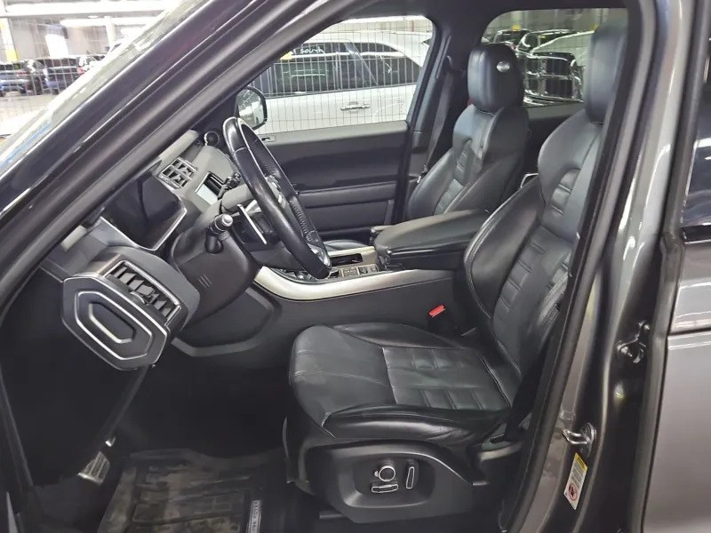 2016 Land Rover Range Rover Sport 4WD 4dr V6 HST photo